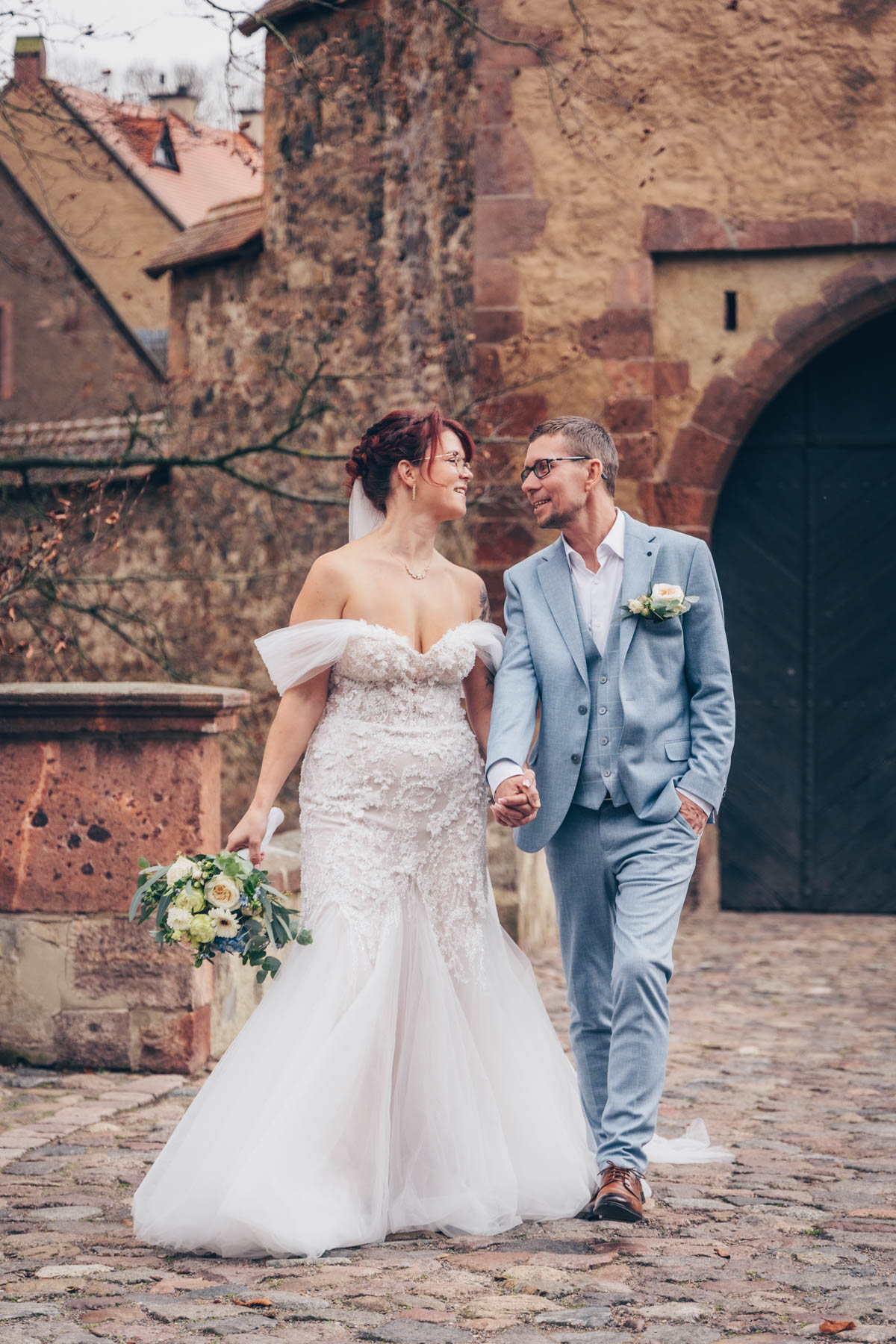Hochzeitsfotograf-Julia-Pevchina-Leipzig-ungestellte-hochzeitsbilder-hochzeitsfotografie-voelkerschlachtdenkmal-heiraten-in-sachsen