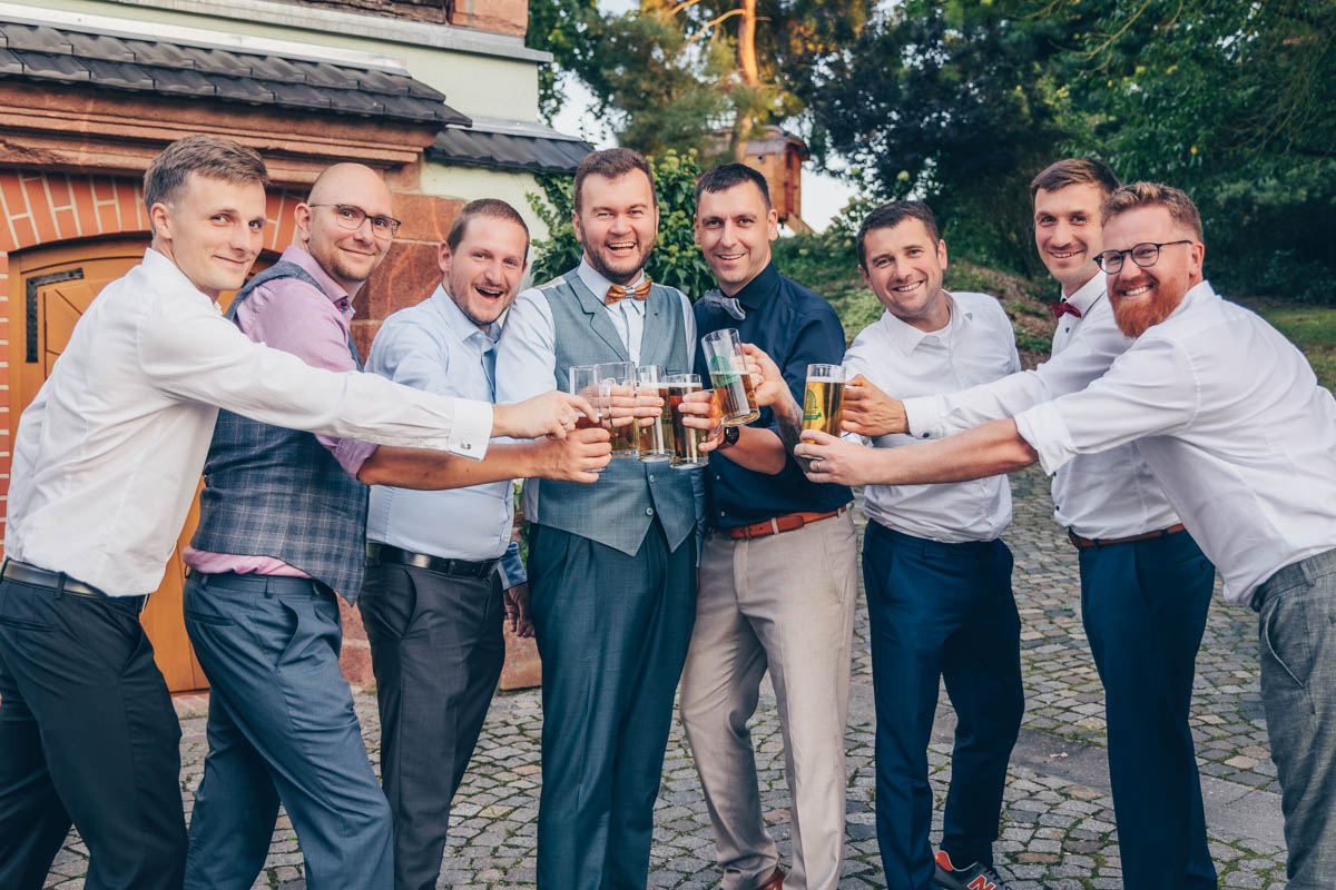 Hochzeitsfotograf-Julia-Pevchina-Leipzig-ungestellte-hochzeitsbilder-hochzeitsfotografie-voelkerschlachtdenkmal-heiraten-in-sachsen-5