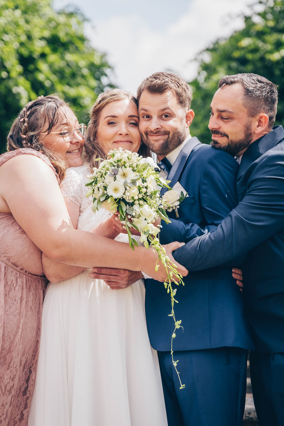 Hochzeitsfotograf-Julia-Pevchina-Leipzig-ungestellte-hochzeitsbilder-hochzeitsfotografie-voelkerschlachtdenkmal-heiraten-in-sachsen-7