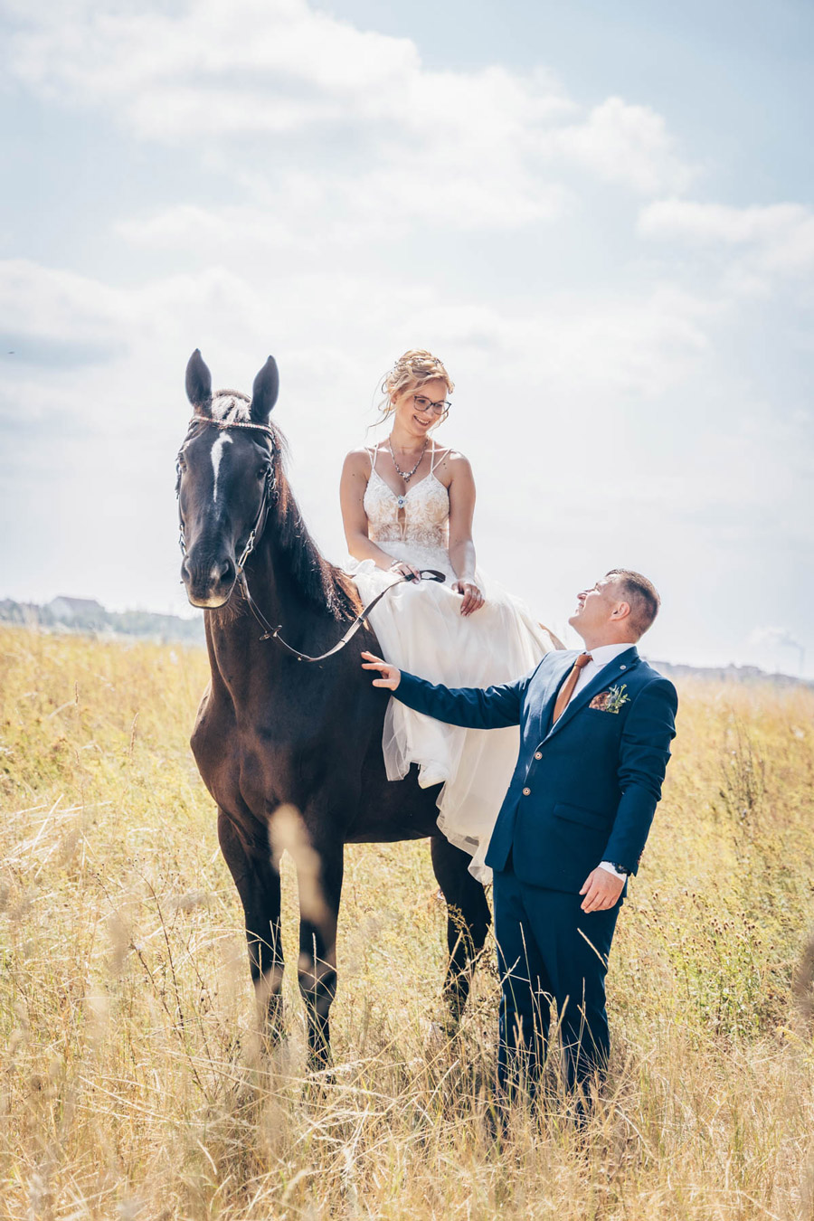 Standesamtliche-Trauung-Groebers-Leipzig-Hochzeitsfotograf-Pferdeshooting-