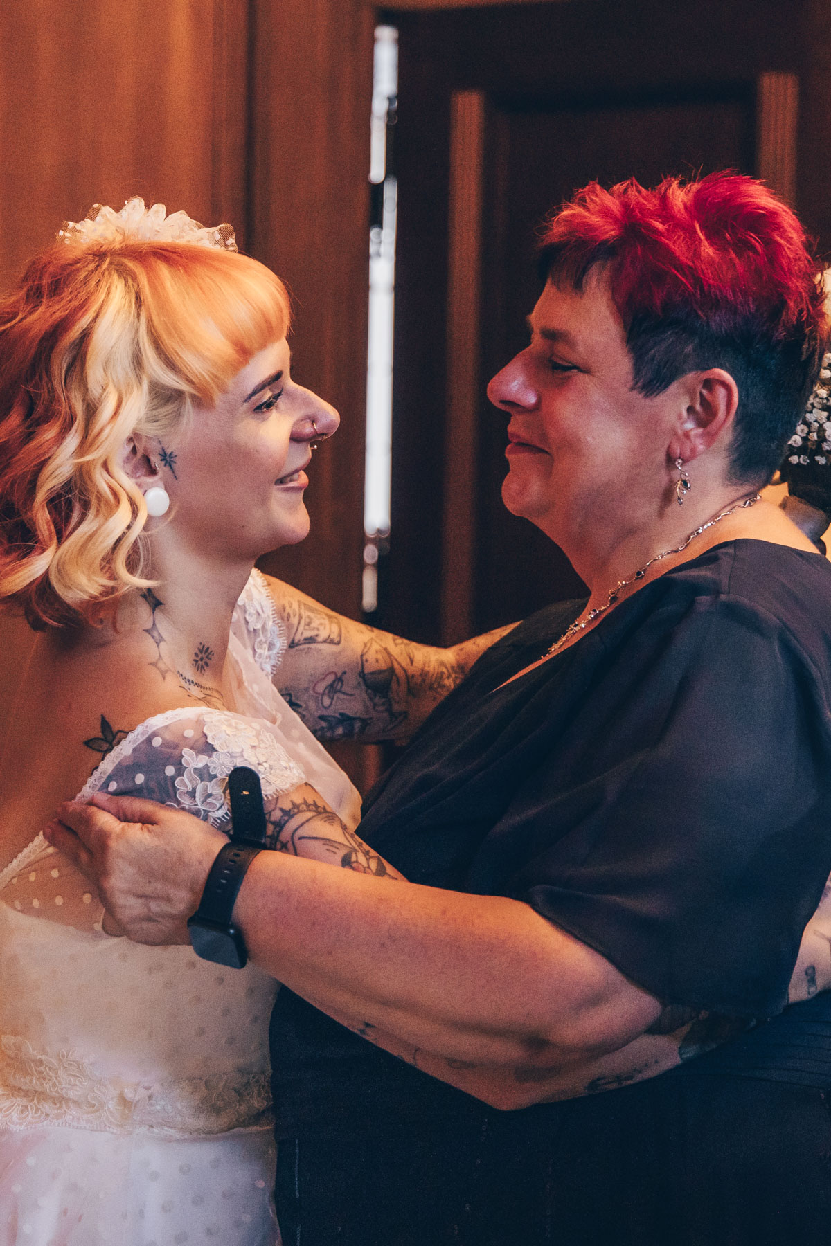 standesamtliche Trauung standesamt leipzig Hochzeitsfotograf Leipzig urbane Hochzeit im Sommer