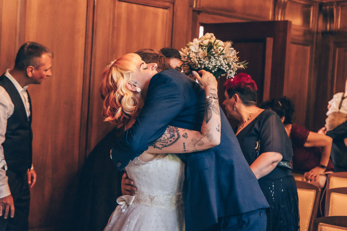 standesamtliche Trauung standesamt leipzig Hochzeitsfotograf Leipzig urbane Hochzeit im Sommer