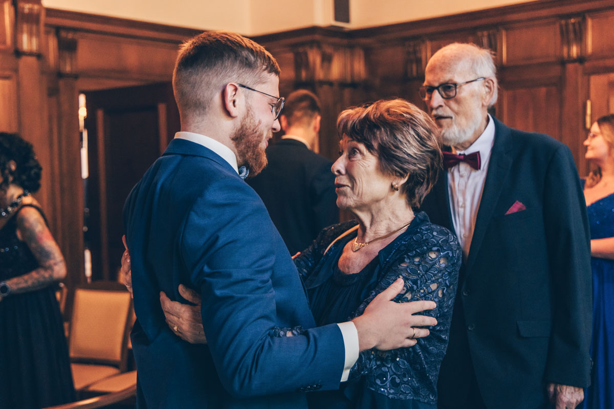 standesamtliche Trauung standesamt leipzig Hochzeitsfotograf Leipzig urbane Hochzeit im Sommer