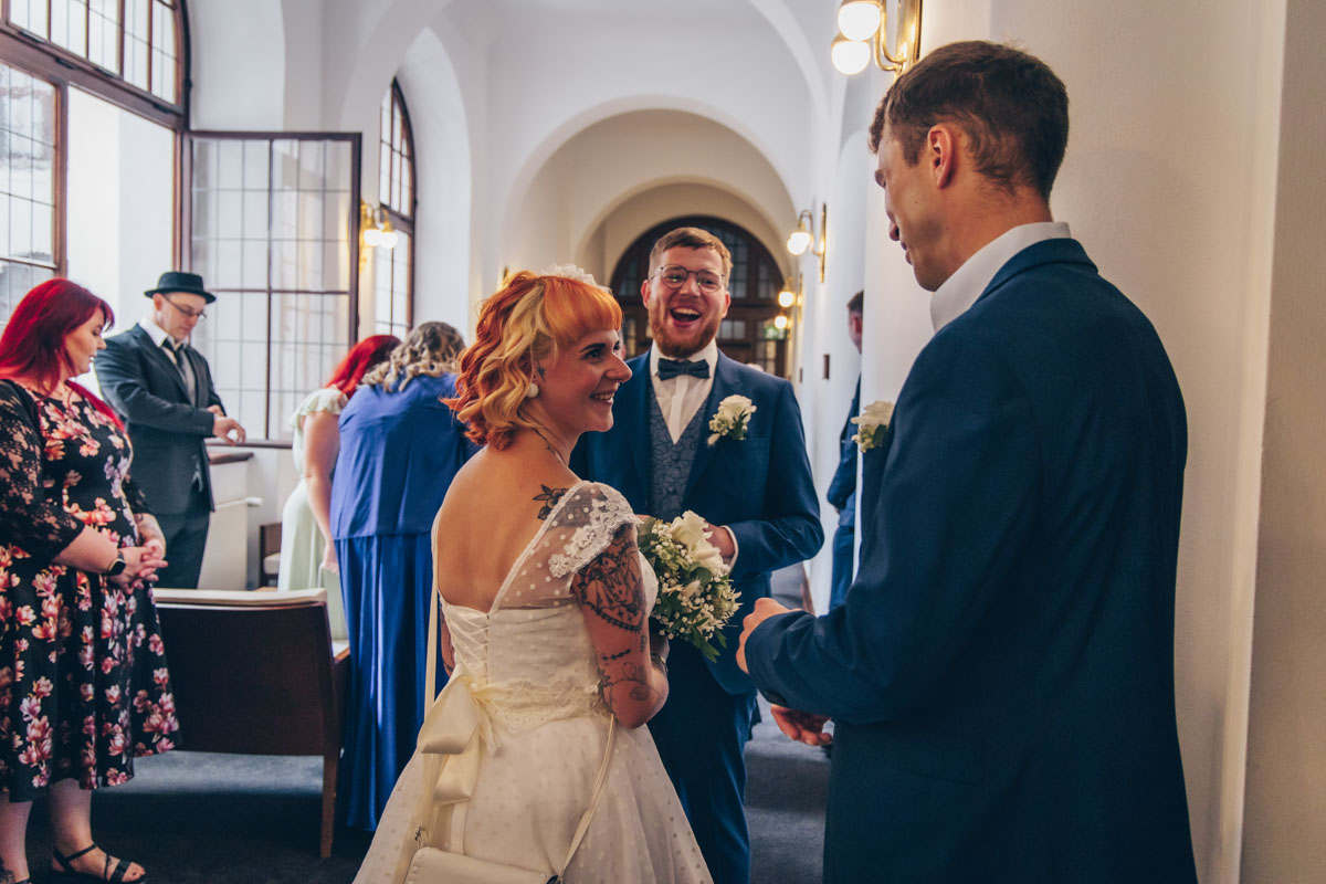 standesamtliche Trauung standesamt leipzig Hochzeitsfotograf Leipzig urbane Hochzeit im Sommer
