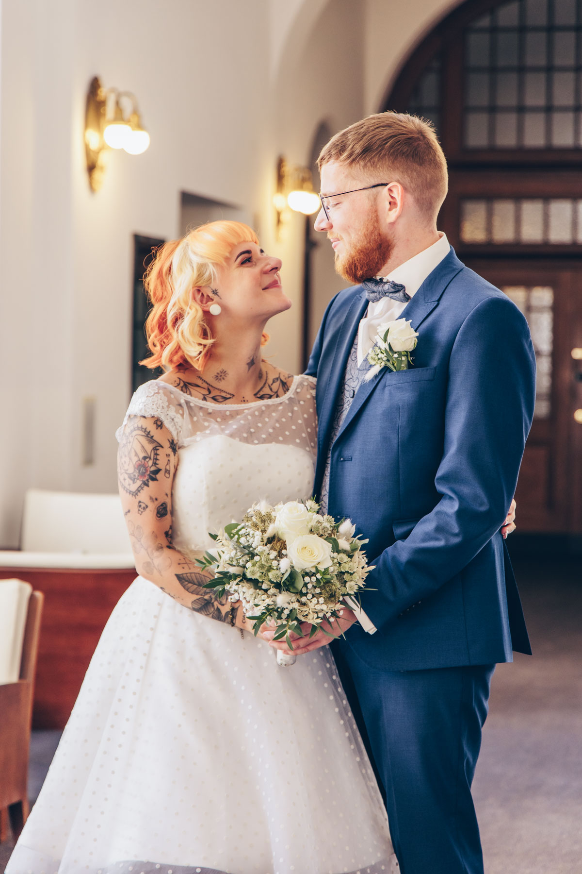 standesamtliche Trauung standesamt leipzig Hochzeitsfotograf Leipzig urbane Hochzeit im Sommer