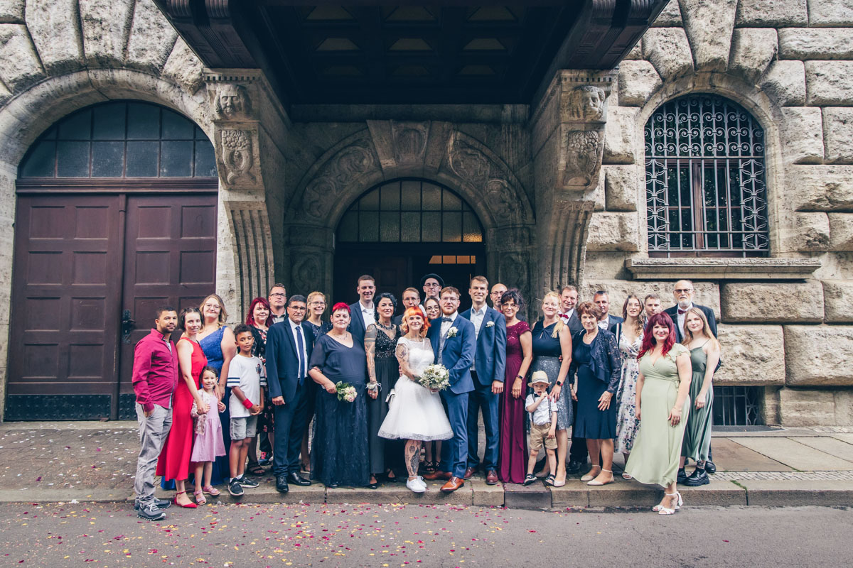 standesamtliche Trauung standesamt leipzig Hochzeitsfotograf Leipzig urbane Hochzeit im Sommer