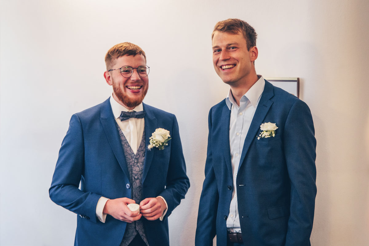 standesamtliche Trauung standesamt leipzig Hochzeitsfotograf Leipzig urbane Hochzeit im Sommer