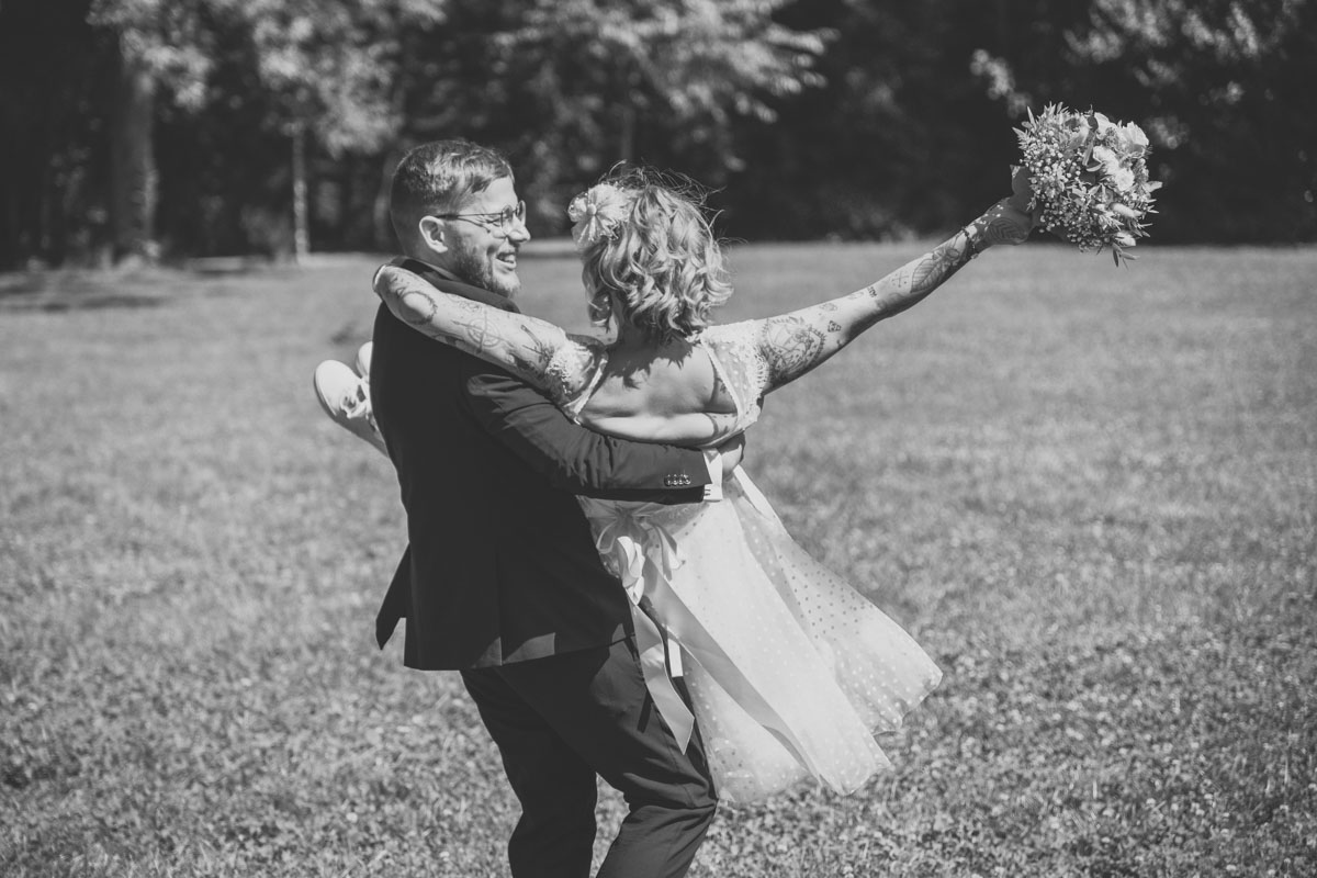 standesamtliche Trauung standesamt leipzig Hochzeitsfotograf Leipzig urbane Hochzeit im Sommer