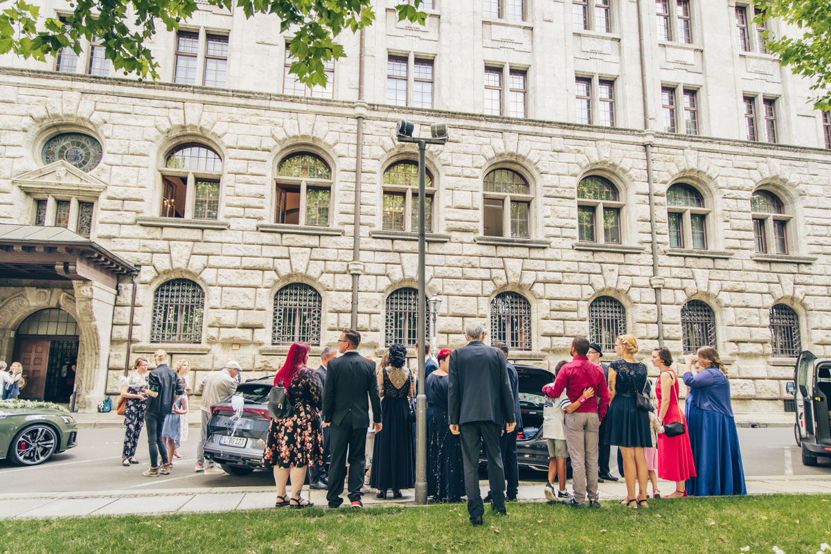 standesamtliche Trauung standesamt leipzig Hochzeitsfotograf Leipzig urbane Hochzeit im Sommer