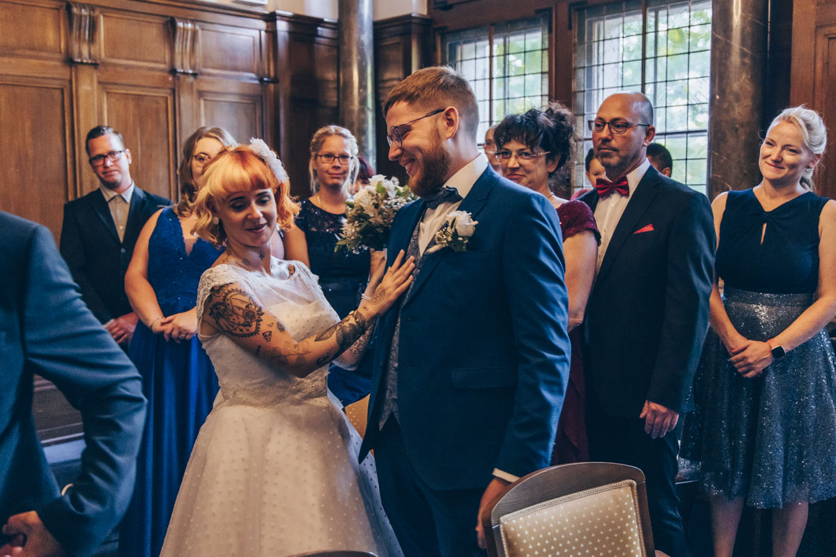 standesamtliche Trauung standesamt leipzig Hochzeitsfotograf Leipzig urbane Hochzeit im Sommer