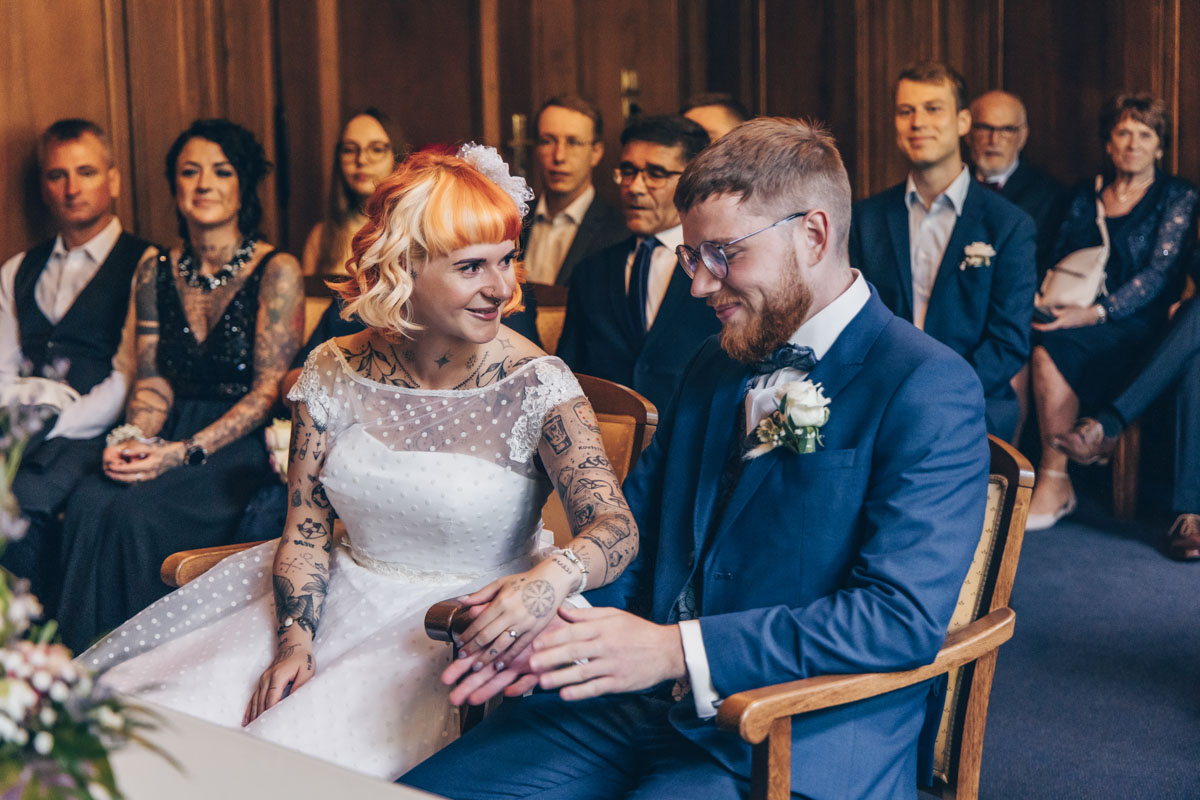 standesamtliche Trauung standesamt leipzig Hochzeitsfotograf Leipzig urbane Hochzeit im Sommer