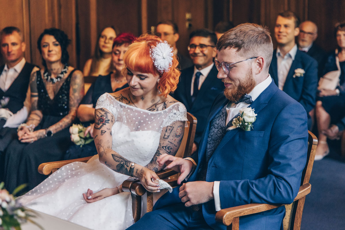 standesamtliche Trauung standesamt leipzig Hochzeitsfotograf Leipzig urbane Hochzeit im Sommer