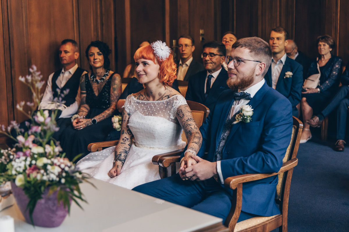 standesamtliche Trauung standesamt leipzig Hochzeitsfotograf Leipzig urbane Hochzeit im Sommer