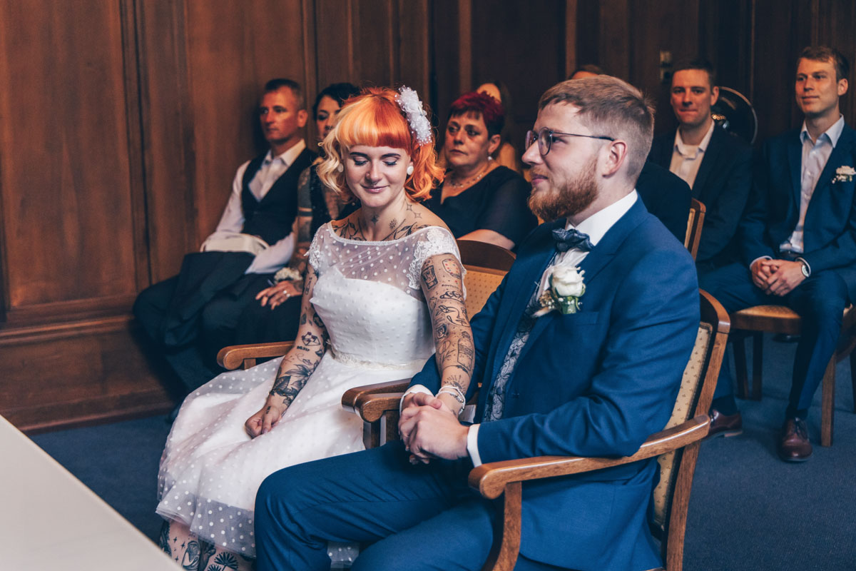 standesamtliche Trauung standesamt leipzig Hochzeitsfotograf Leipzig urbane Hochzeit im Sommer