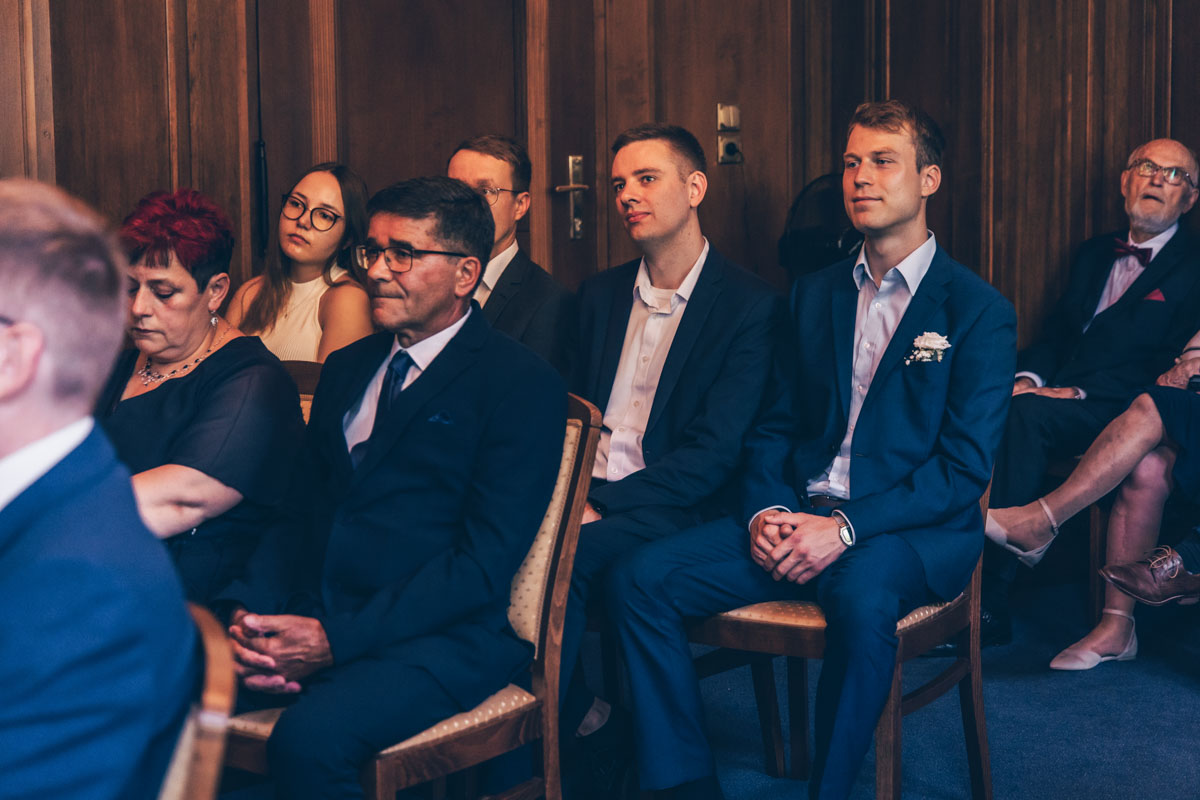 standesamtliche Trauung standesamt leipzig Hochzeitsfotograf Leipzig urbane Hochzeit im Sommer