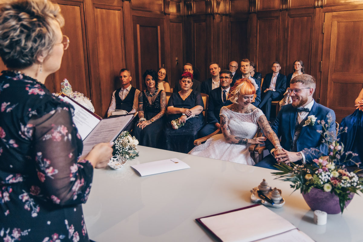 standesamtliche Trauung standesamt leipzig Hochzeitsfotograf Leipzig urbane Hochzeit im Sommer