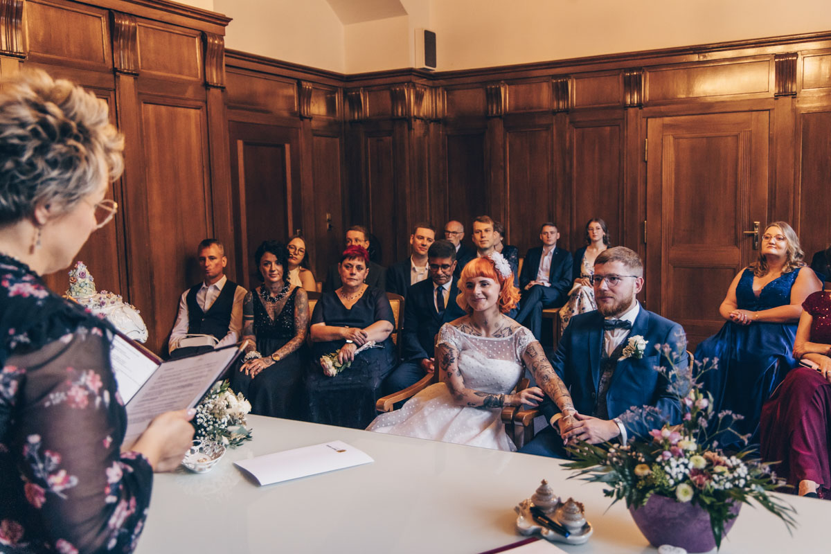 standesamtliche Trauung standesamt leipzig Hochzeitsfotograf Leipzig urbane Hochzeit im Sommer