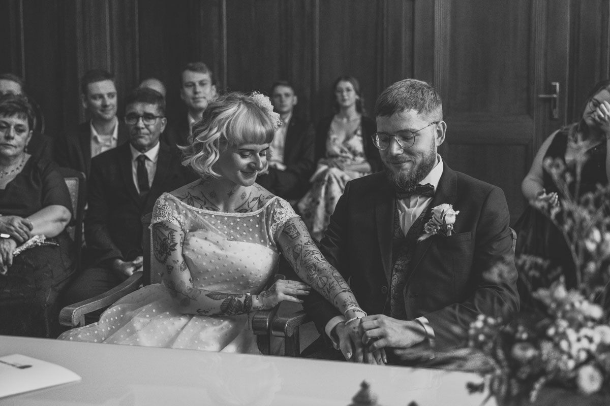 standesamtliche Trauung standesamt leipzig Hochzeitsfotograf Leipzig urbane Hochzeit im Sommer