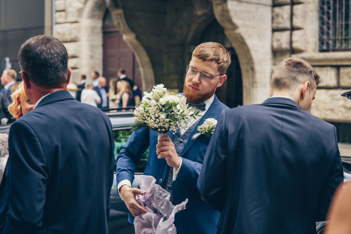 standesamtliche Trauung standesamt leipzig Hochzeitsfotograf Leipzig urbane Hochzeit im Sommer