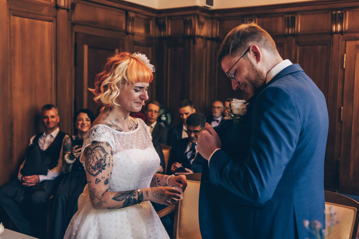 standesamtliche Trauung standesamt leipzig Hochzeitsfotograf Leipzig urbane Hochzeit im Sommer