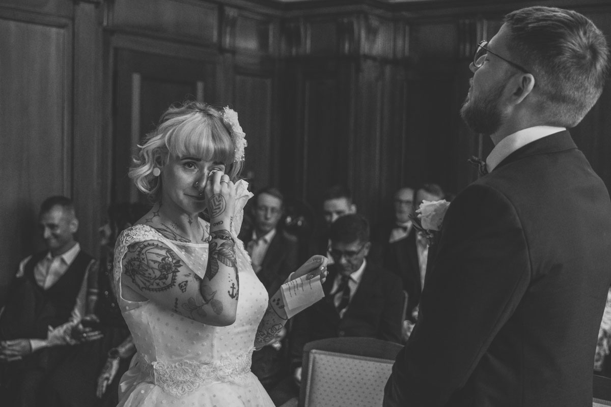 standesamtliche Trauung standesamt leipzig Hochzeitsfotograf Leipzig urbane Hochzeit im Sommer