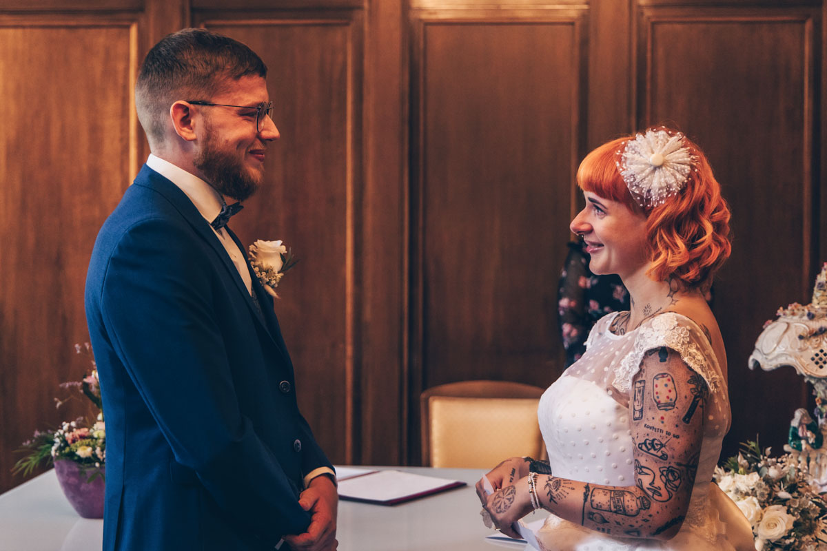 standesamtliche Trauung standesamt leipzig Hochzeitsfotograf Leipzig urbane Hochzeit im Sommer