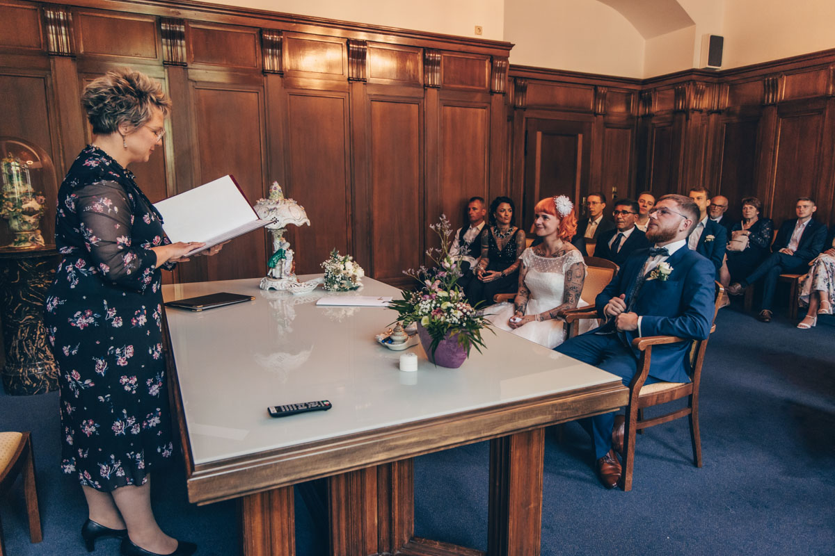 standesamtliche Trauung standesamt leipzig Hochzeitsfotograf Leipzig urbane Hochzeit im Sommer