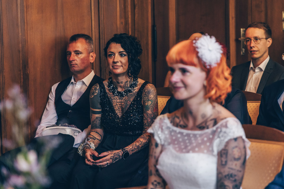 standesamtliche Trauung standesamt leipzig Hochzeitsfotograf Leipzig urbane Hochzeit im Sommer